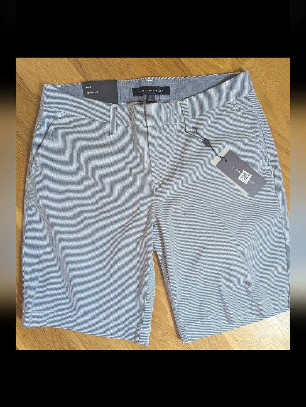 Tommy Hilfiger Women's Light Blue Pinstripe Hollywood 9" Shorts, NWT
